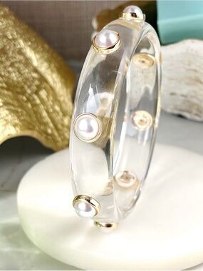 Park Lane Clear Acrylic Bangle with White Pearls and Gold Accents